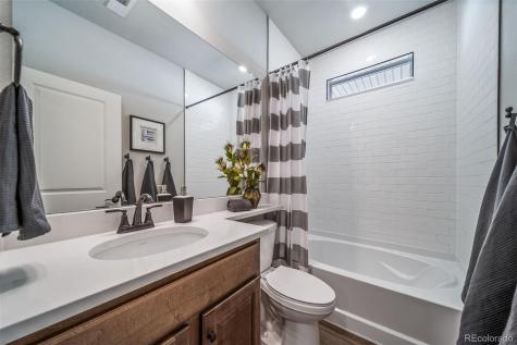 21927 E 51st Drive Aurora CO 80019