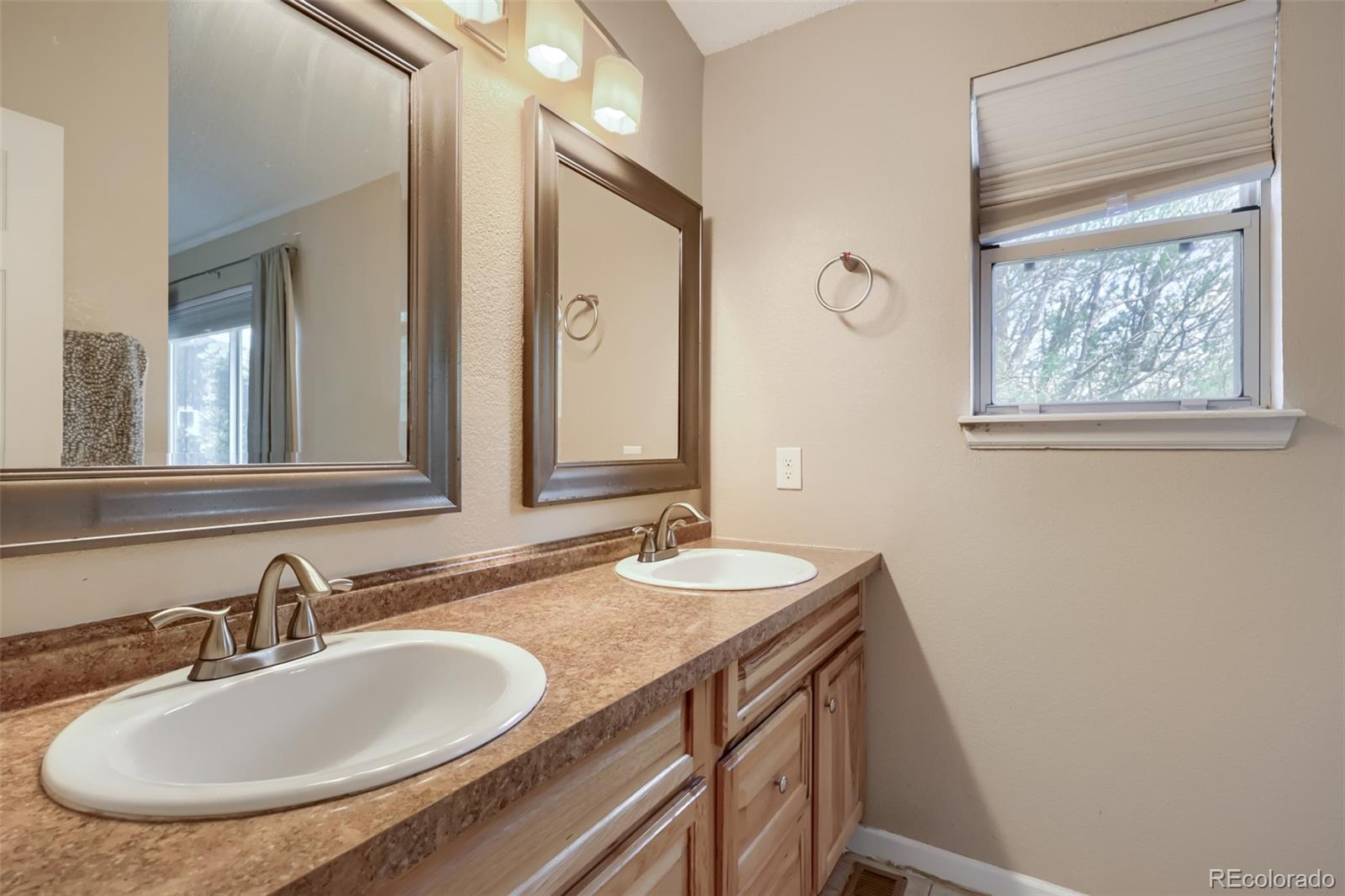 8746 Cloverleaf Circle Parker CO 80134