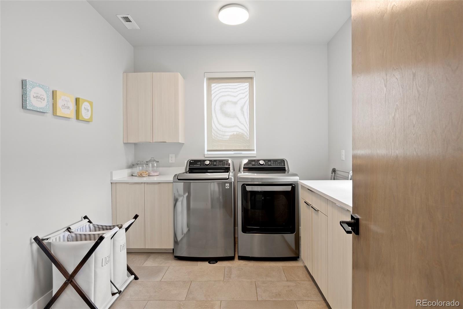 3083 S Cherry Way Denver CO 80222