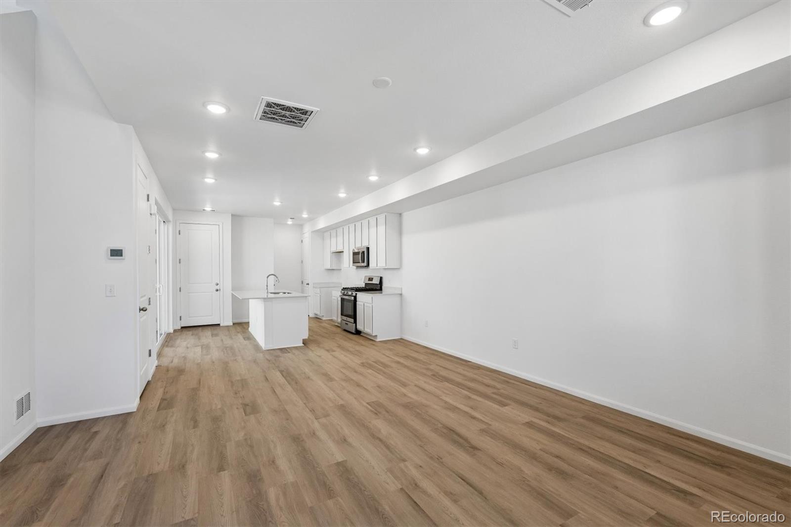 542 Pagosa Street Aurora CO 80017