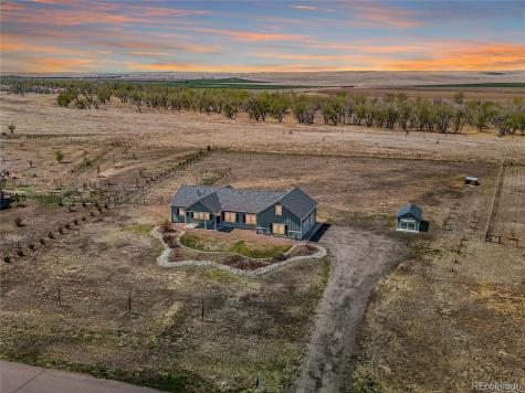 176 W 8th Avenue Byers CO 80103