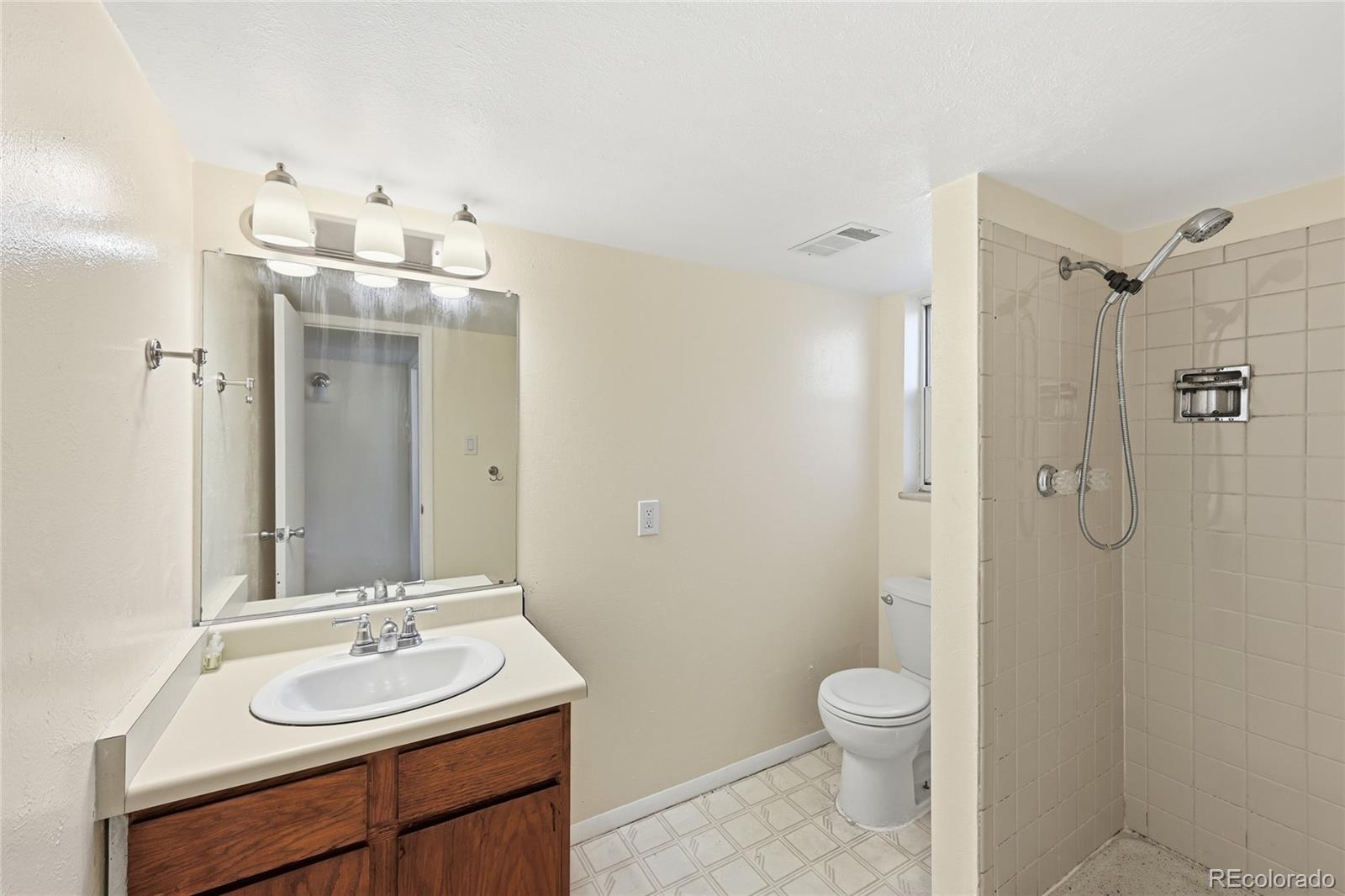 994 S Victor Way Aurora CO 80012