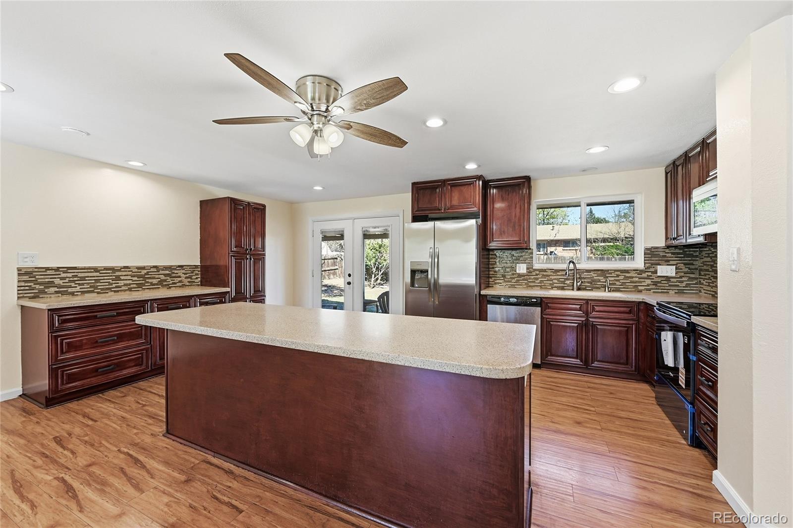 994 S Victor Way Aurora CO 80012