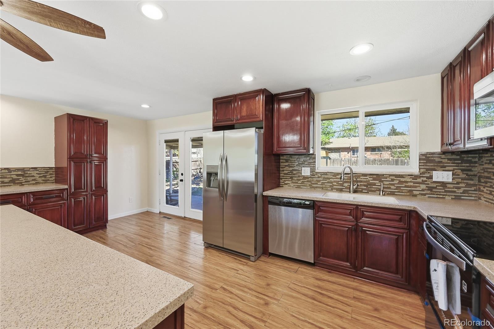 994 S Victor Way Aurora CO 80012