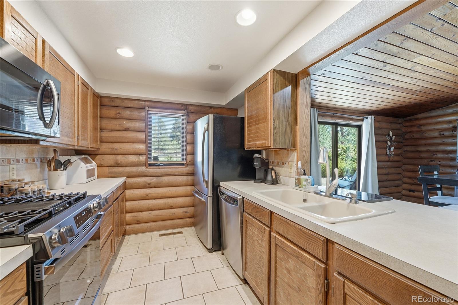 35733 Whispering Pine Elizabeth CO 80107