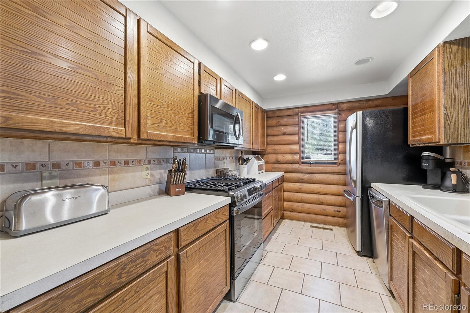 35733 Whispering Pine Elizabeth CO 80107