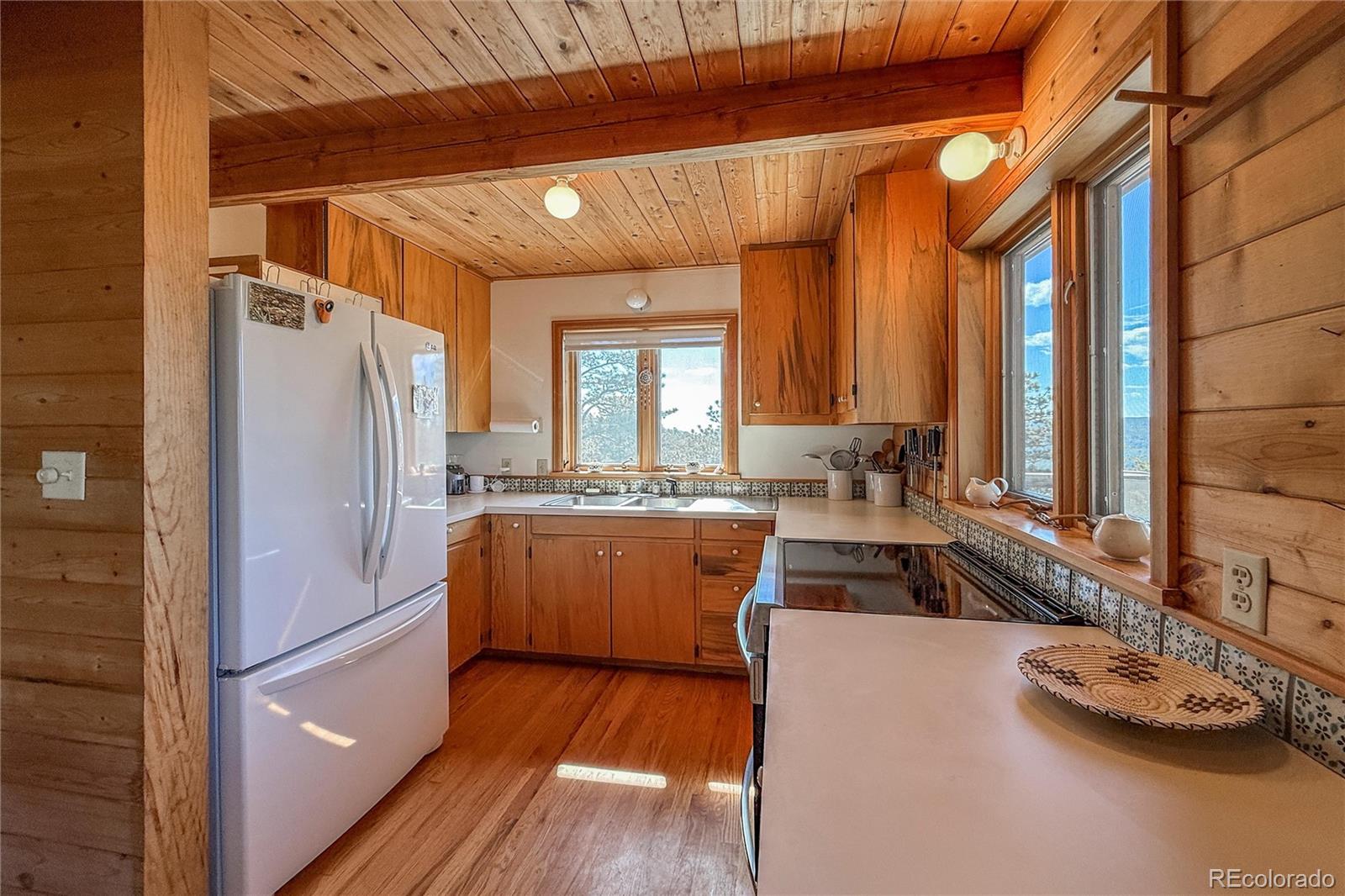 18673 State Highway 7 Lyons CO 80540