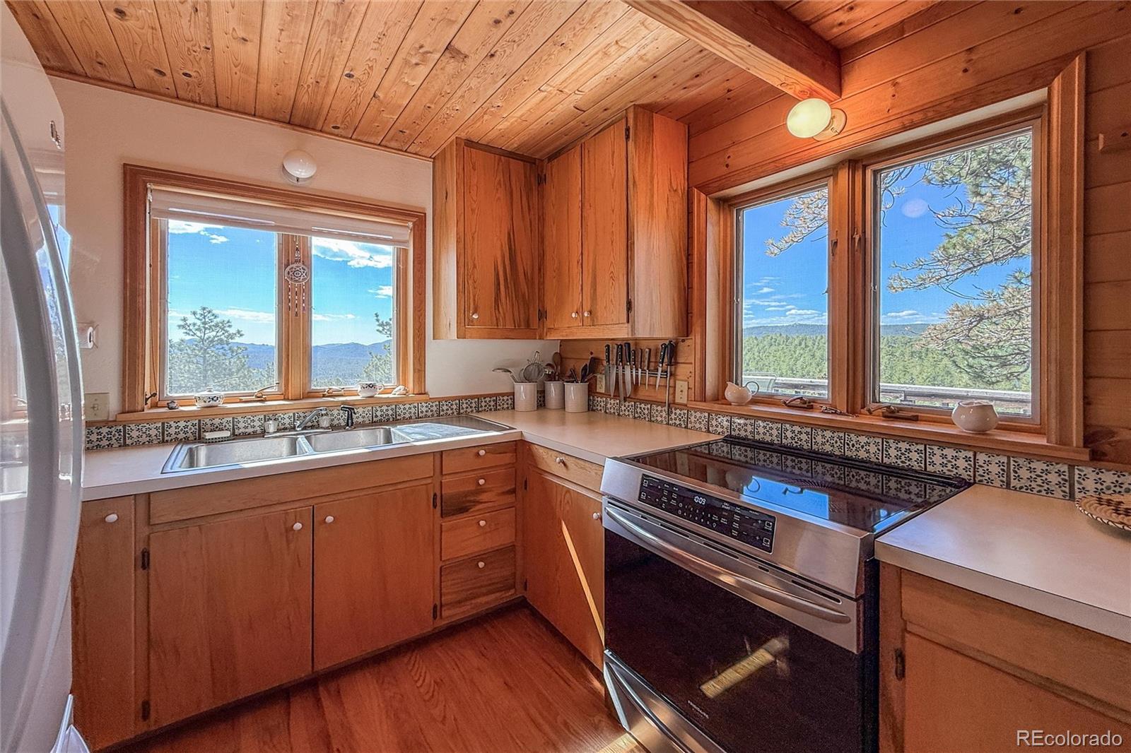 18673 State Highway 7 Lyons CO 80540