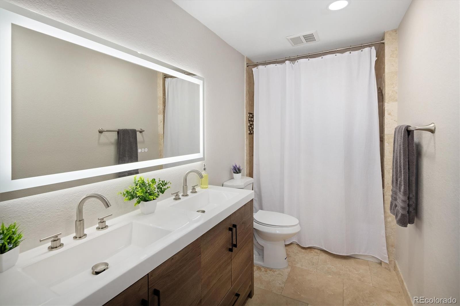 7301 E Jarvis Place Denver CO 80237