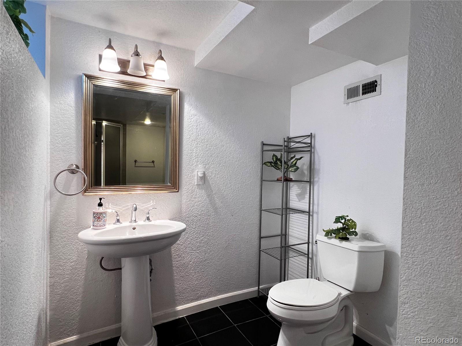 535 Kenton Street Aurora CO 80010
