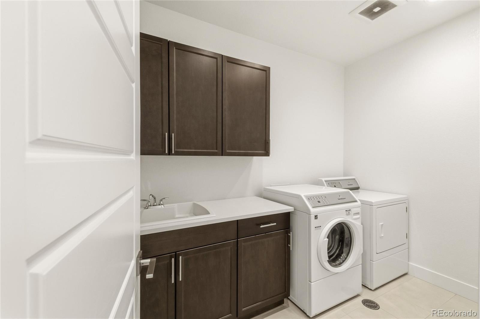 6121 Chester Street Denver CO 80238