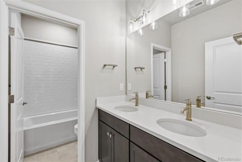 24362 E Atlantic Drive Aurora CO 80016