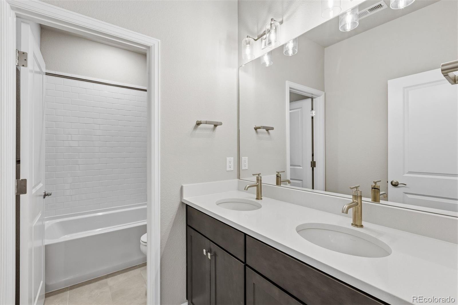 24362 E Atlantic Drive Aurora CO 80016