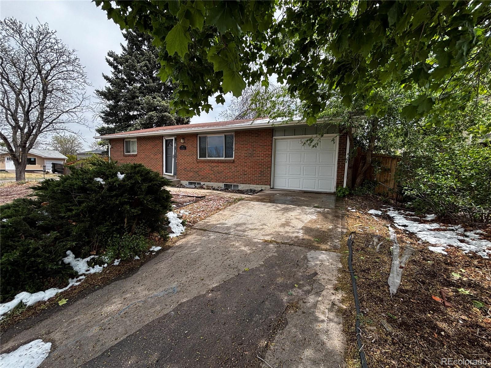 906 S Moline Street Aurora CO 80012