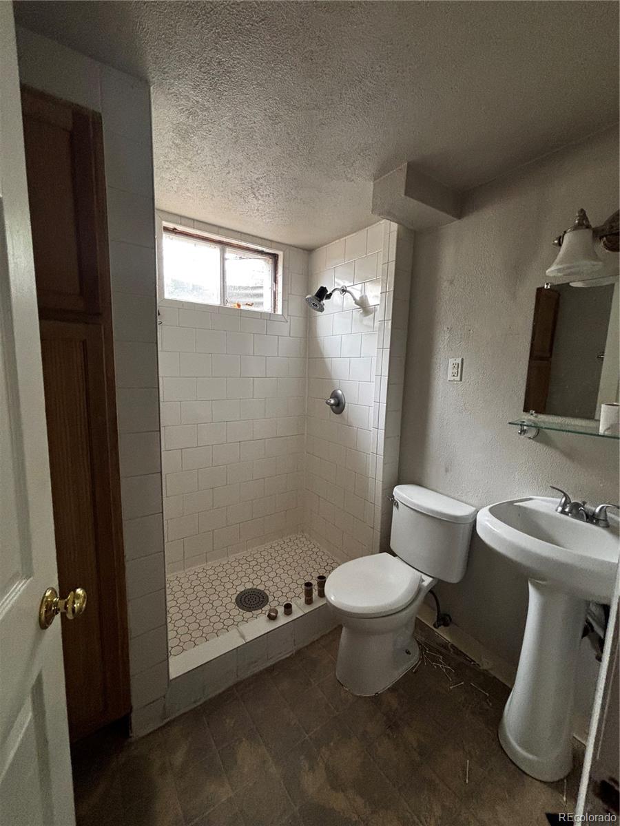 906 S Moline Street Aurora CO 80012