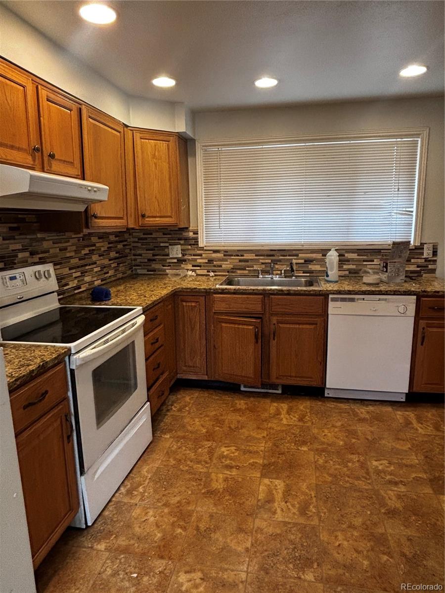 906 S Moline Street Aurora CO 80012