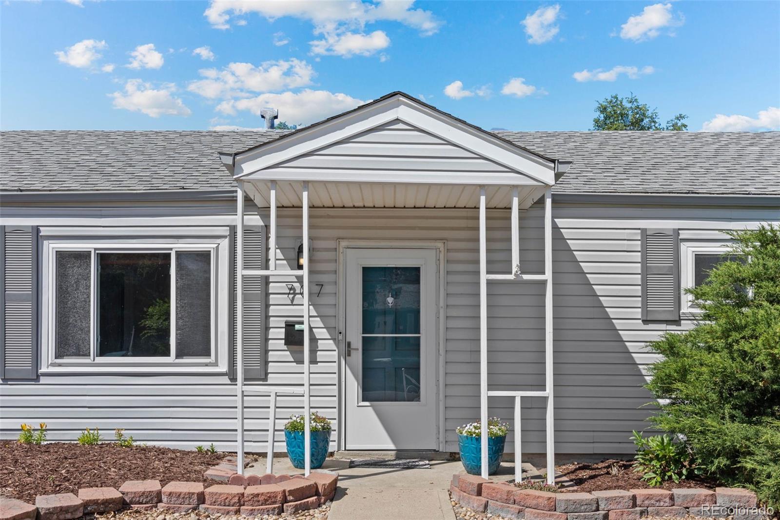 707 Uvalda Street Aurora CO 80011