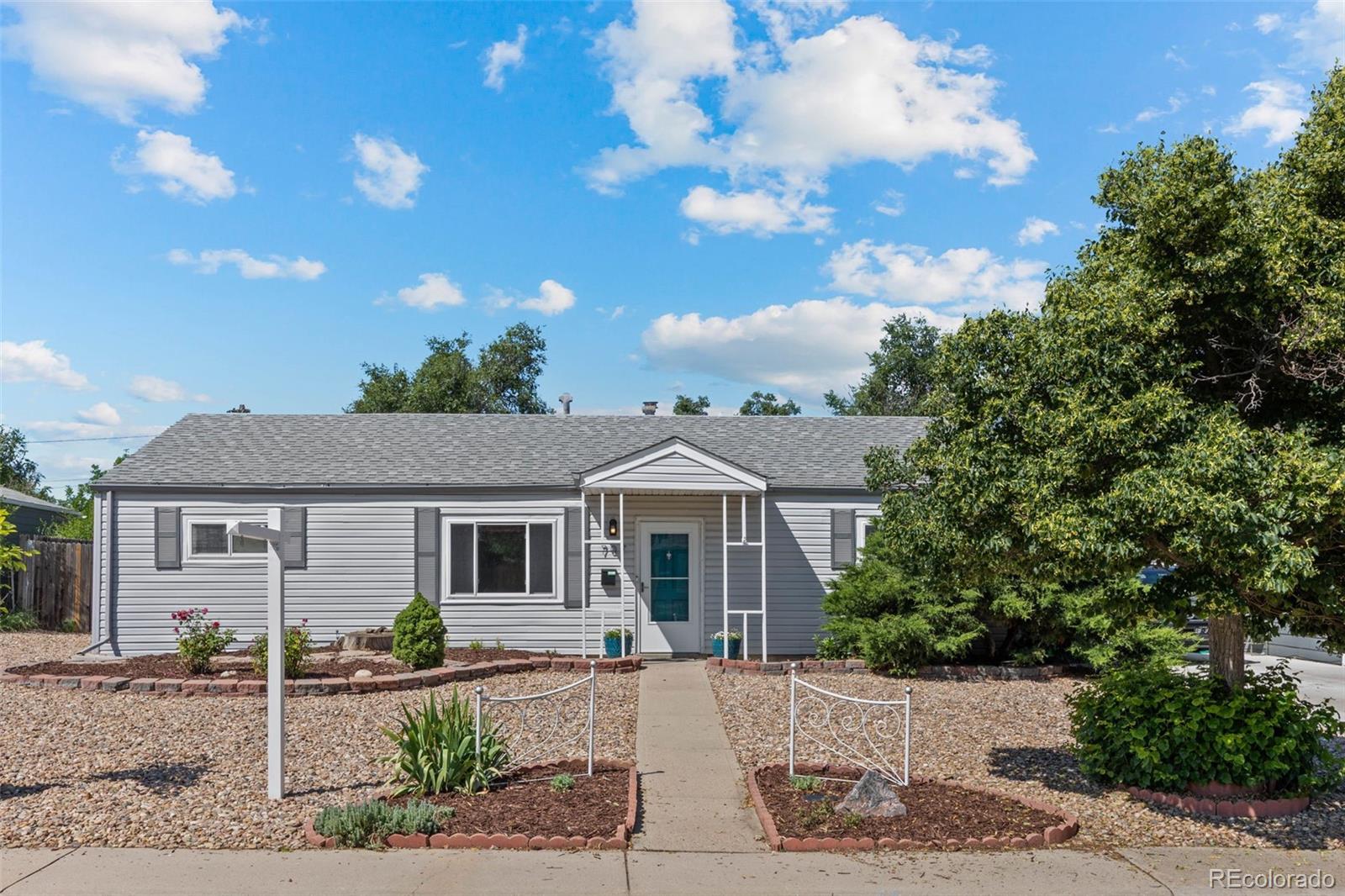 707 Uvalda Street Aurora CO 80011