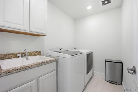 8255 S Vandriver Way Aurora CO 80016