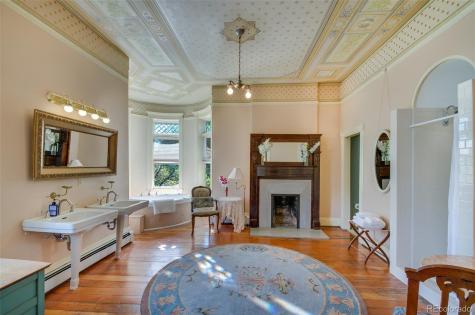 2555 W 37th Avenue Denver CO 80211