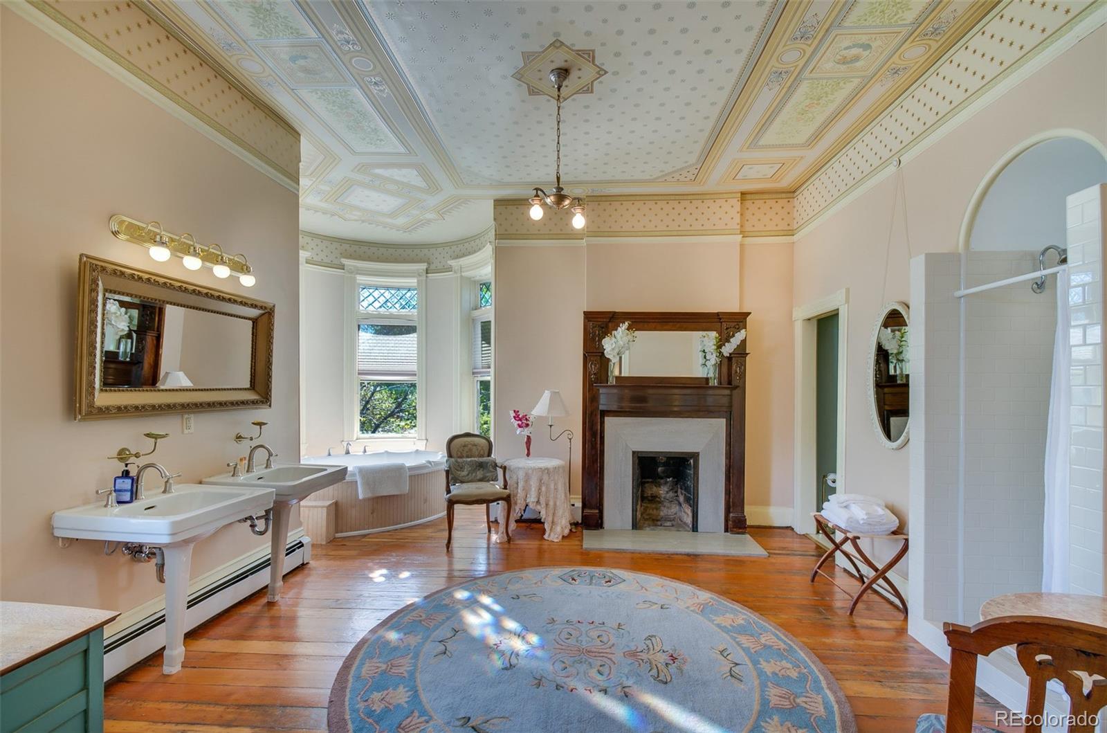 2555 W 37th Avenue Denver CO 80211