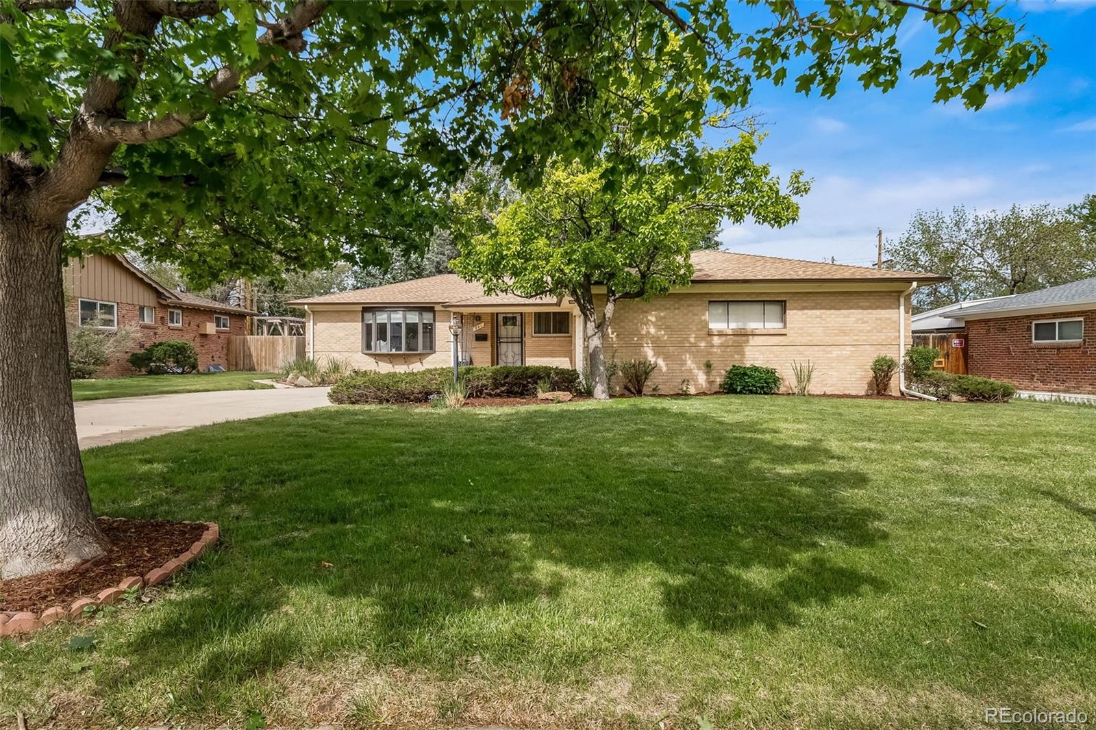 341 Newark Street Aurora CO 80010