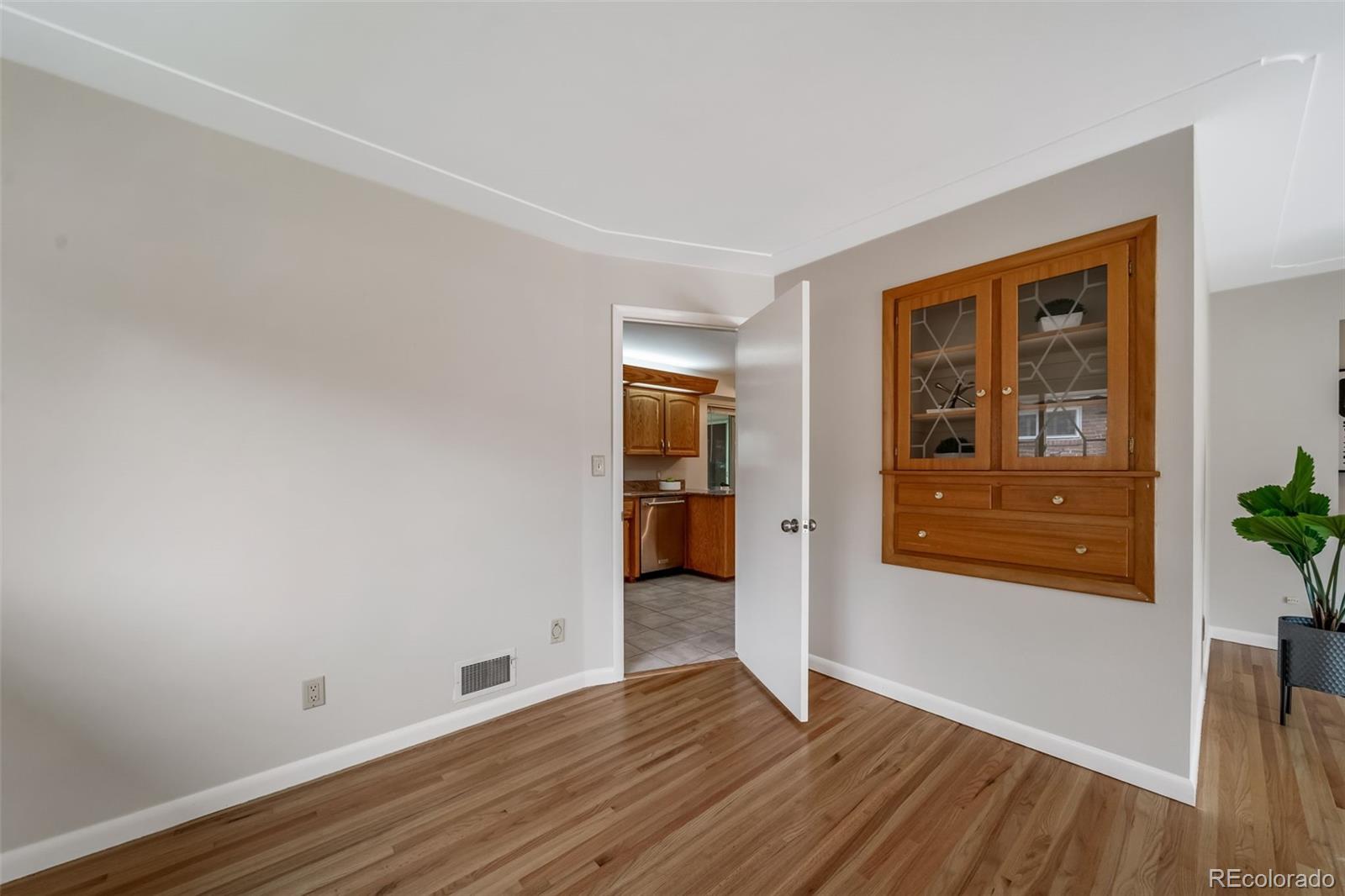 341 Newark Street Aurora CO 80010