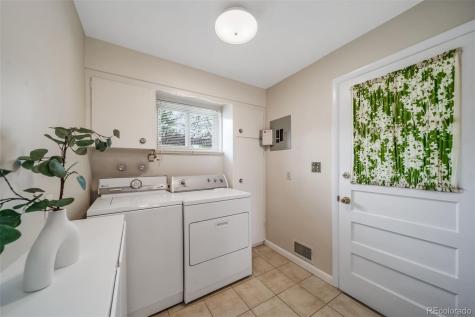 341 Newark Street Aurora CO 80010