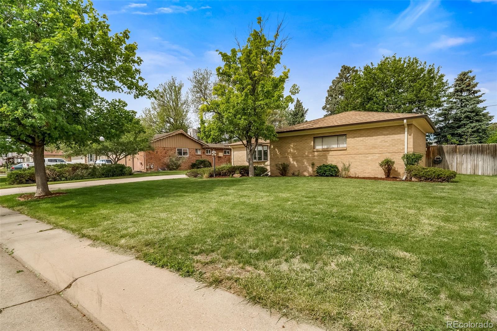 341 Newark Street Aurora CO 80010