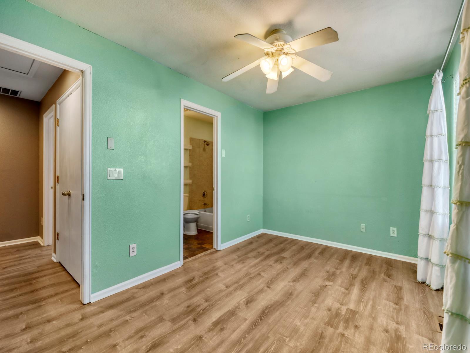 5527 E 100th Way Thornton CO 80229