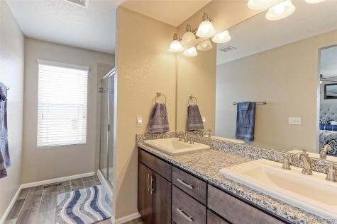 166 S Kewaunee Way Aurora CO 80018