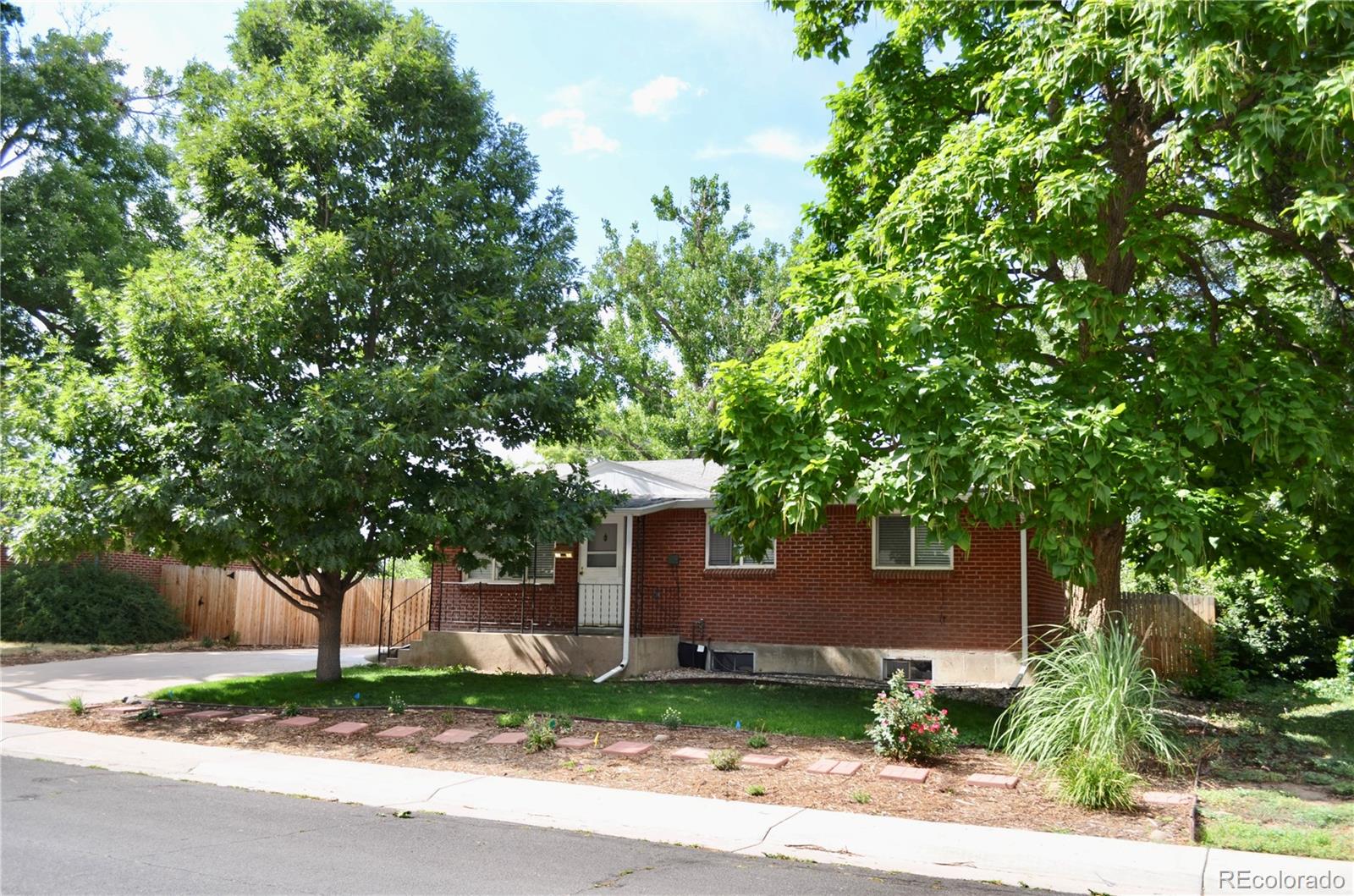 1075 W Princeton Place Englewood CO 80110