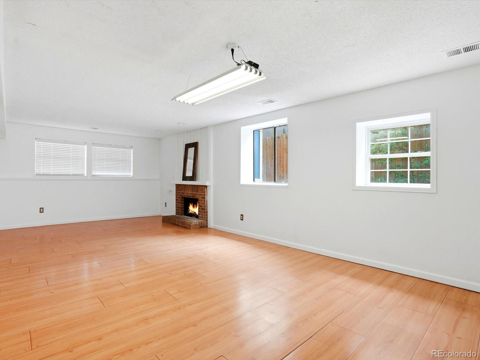907 S Salida Street Aurora CO 80017