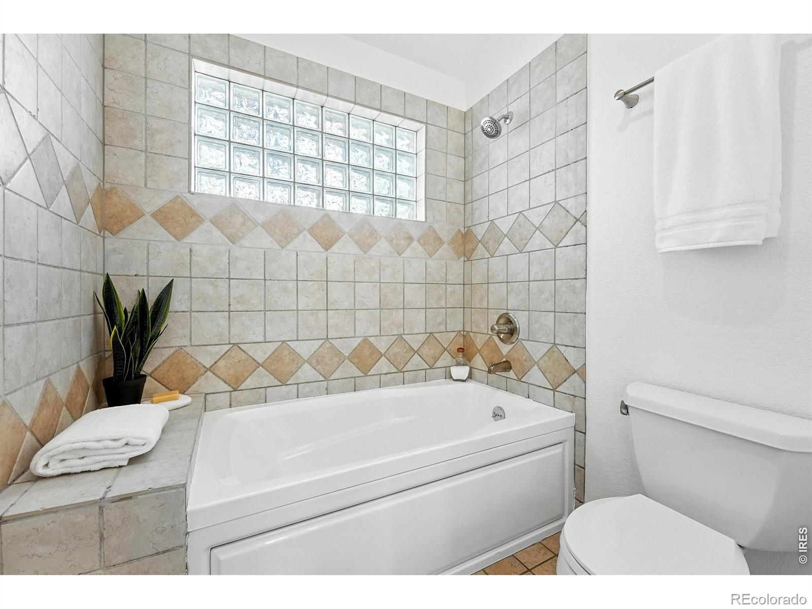 4557 Apple Way Boulder CO 80301