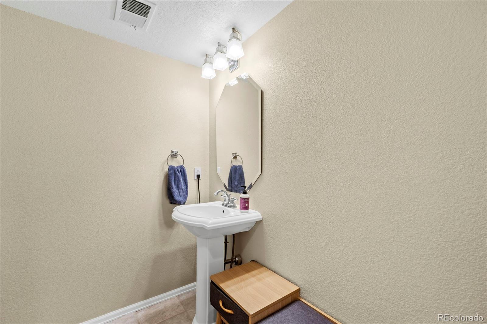 9314 Wiltshire Drive Highlands Ranch CO 80130