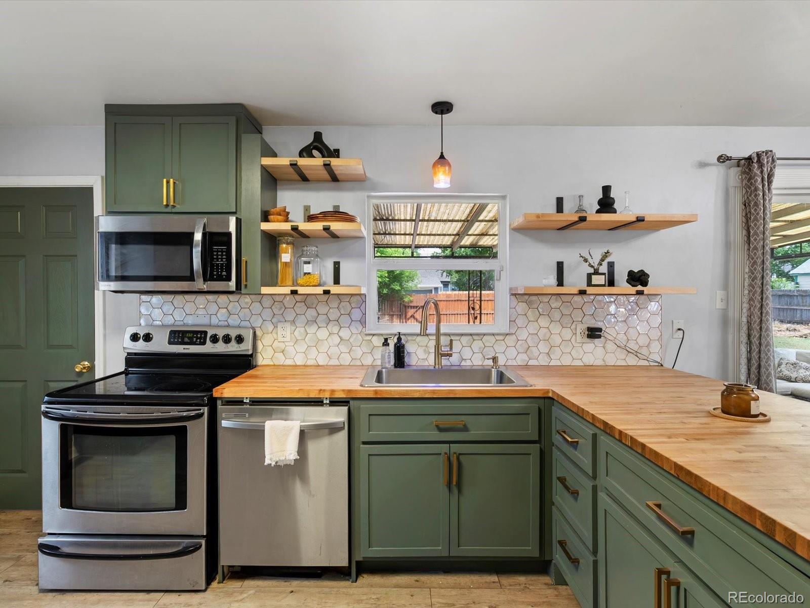 1670 Oakland Street Aurora CO 80010