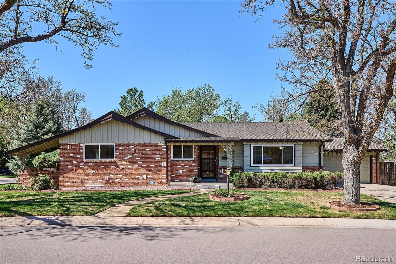 385 Oakland Street Aurora CO 80010