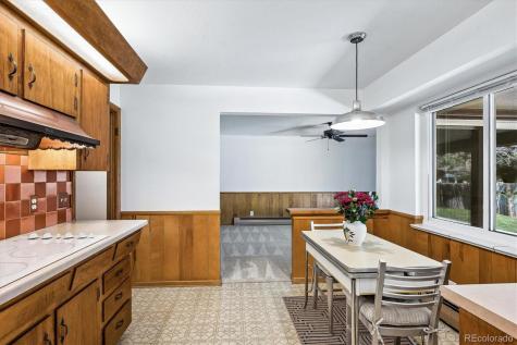385 Oakland Street Aurora CO 80010
