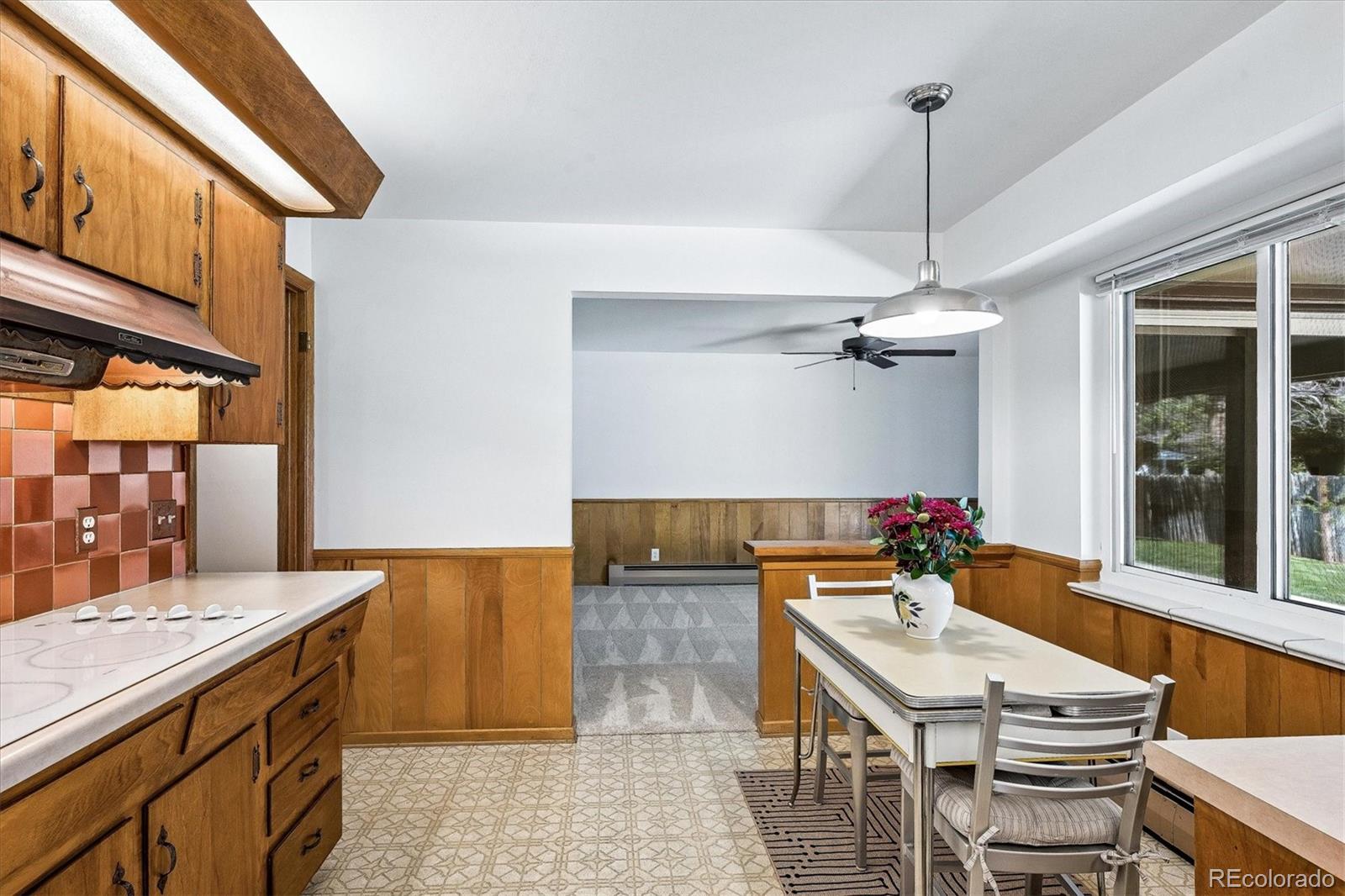 385 Oakland Street Aurora CO 80010