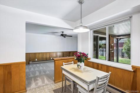 385 Oakland Street Aurora CO 80010