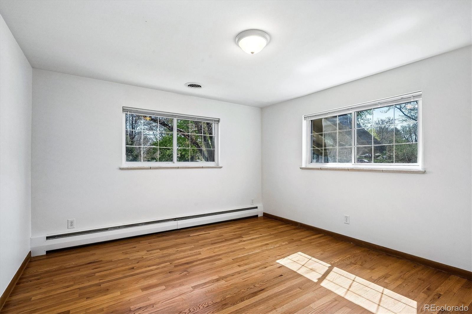 385 Oakland Street Aurora CO 80010