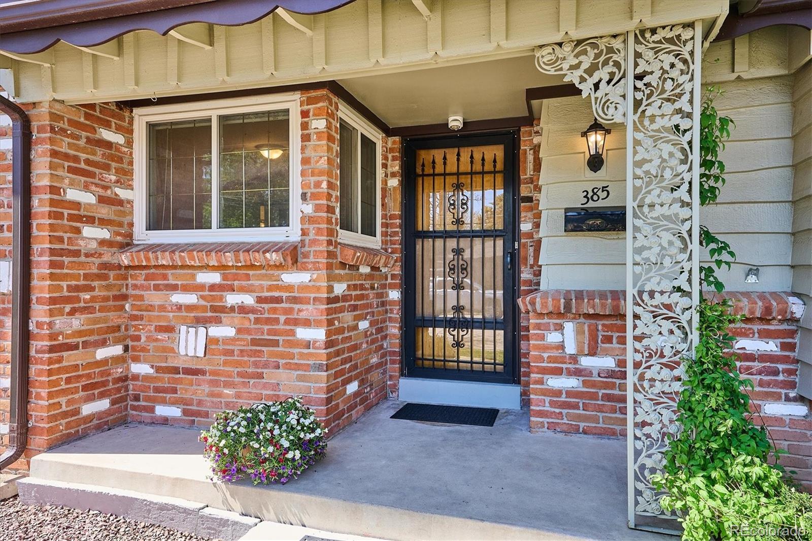 385 Oakland Street Aurora CO 80010