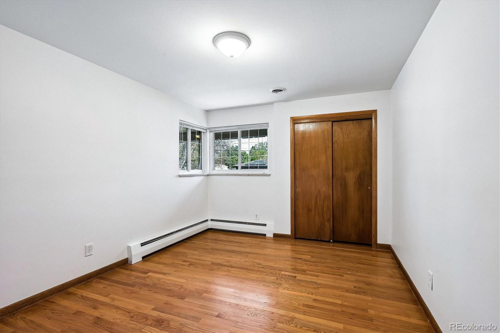 385 Oakland Street Aurora CO 80010