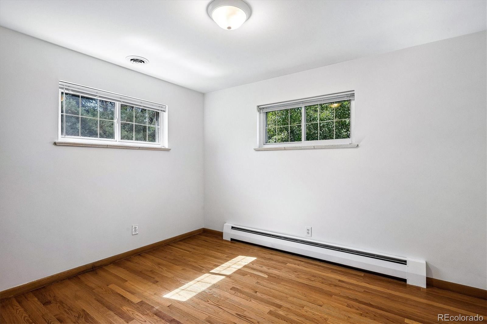 385 Oakland Street Aurora CO 80010