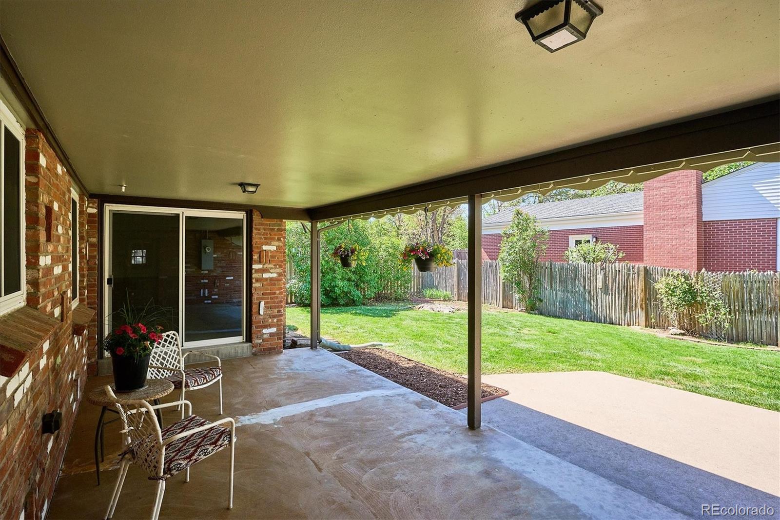 385 Oakland Street Aurora CO 80010