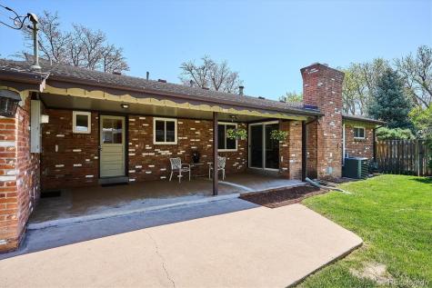 385 Oakland Street Aurora CO 80010