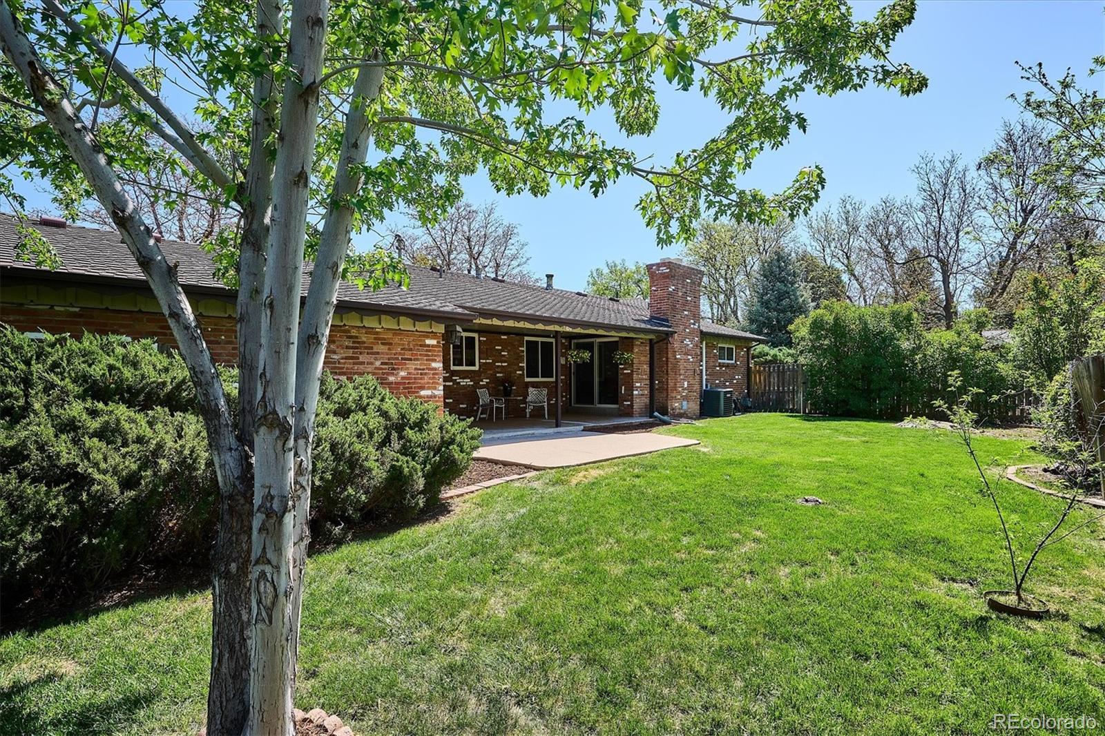 385 Oakland Street Aurora CO 80010