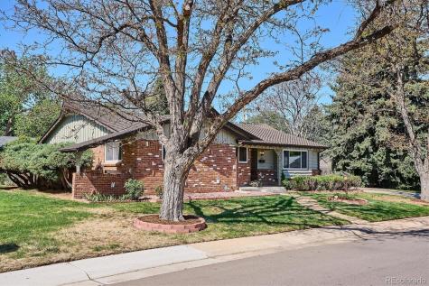 385 Oakland Street Aurora CO 80010