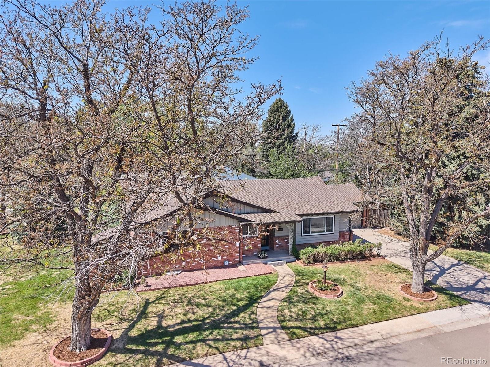 385 Oakland Street Aurora CO 80010