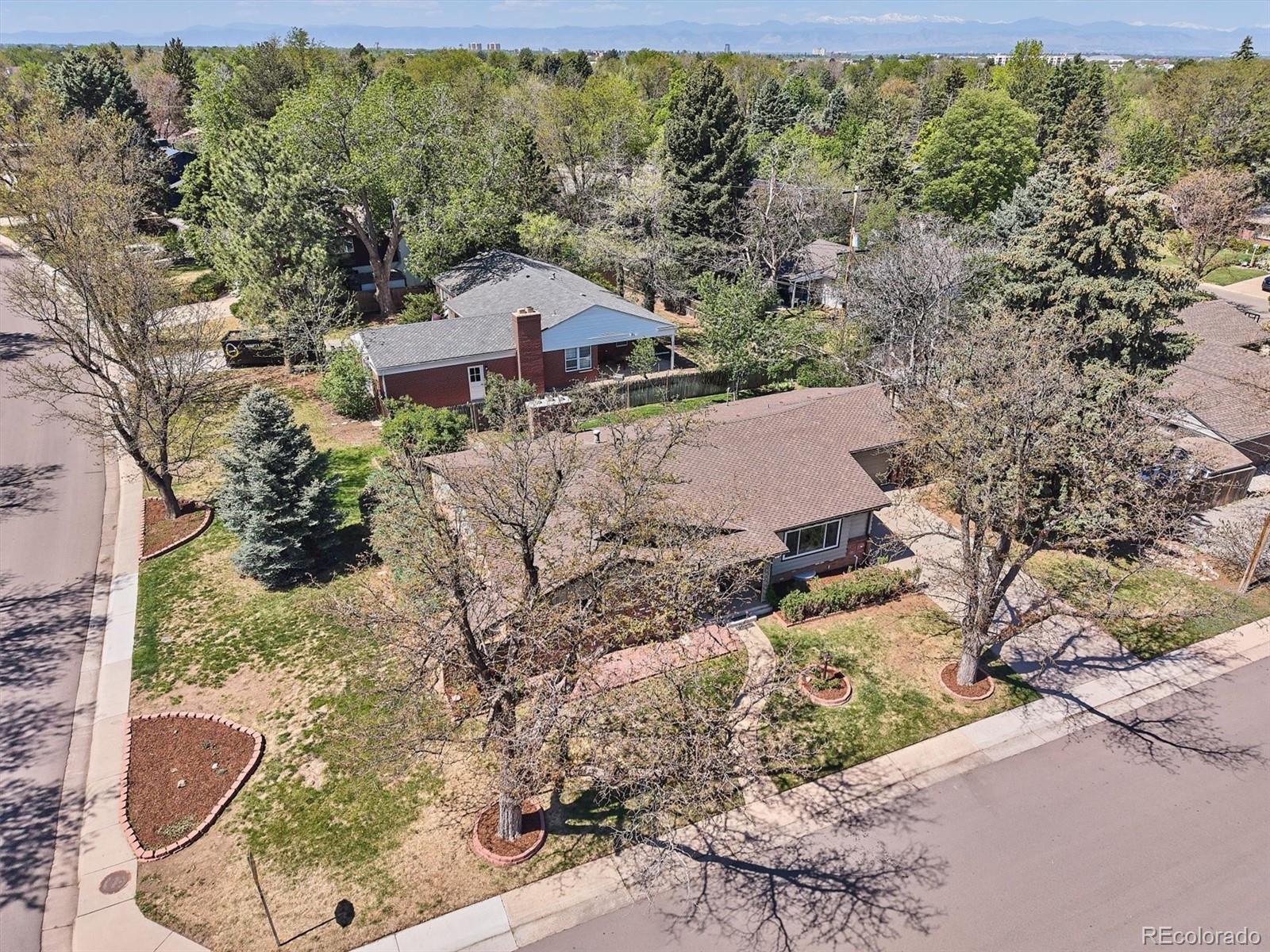 385 Oakland Street Aurora CO 80010